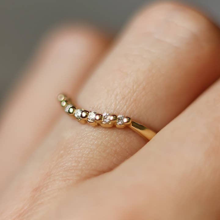 Lacee Alexandra Jewelry - Vendita all'ingrosso Anelli multipietra - Anello contorno diamanti senza tempo in oro massiccio6