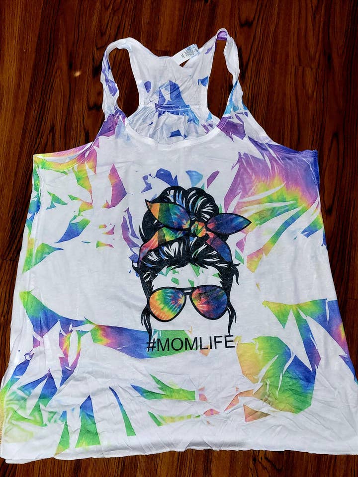 Débardeur Mom Life pour la vente par KRay's Custom Creations