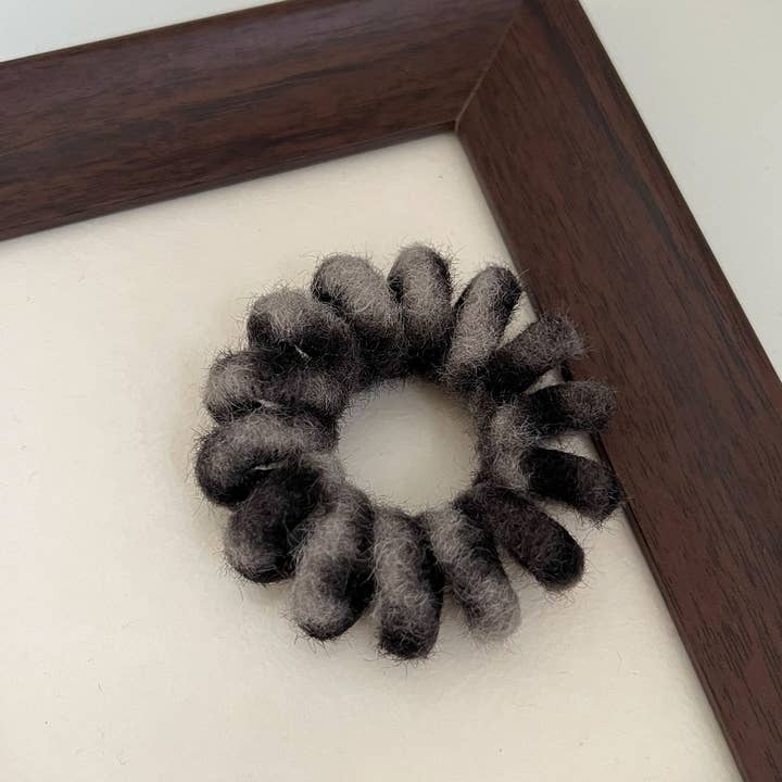 ACCITY - Wholesale Fashion Headband - Women's - Minimal Narrow Headband Elegant Hair Accessory_CWAHA07883