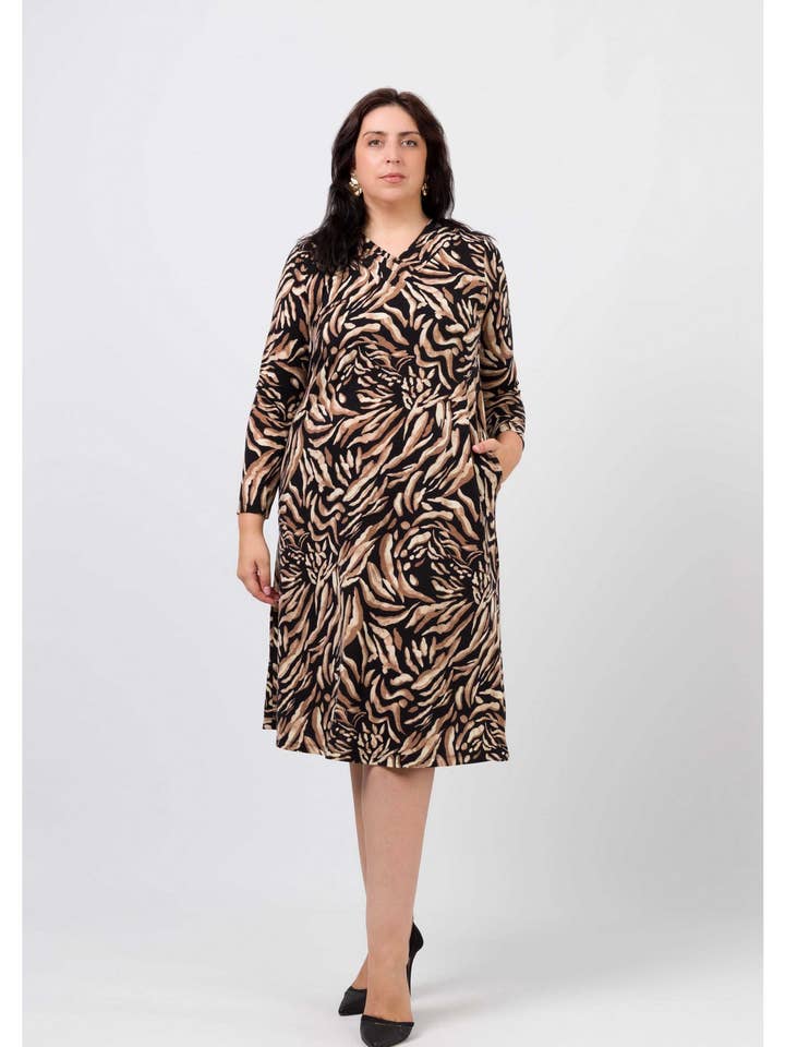 256079 - Kjole i mønstret strik Efterår Vinter Kollektion Store Størrelser for engroshandel hos Teresa Cardoso Oliveira