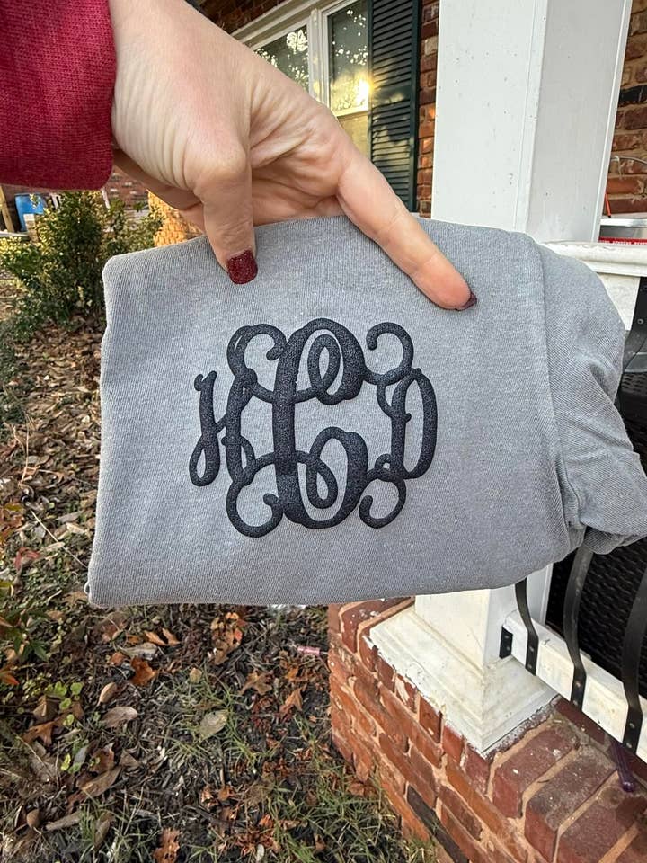 Camisetas Monograma en Relieve Comfort Color - WS para venta al por mayor de 2 gypsy sisters boutique