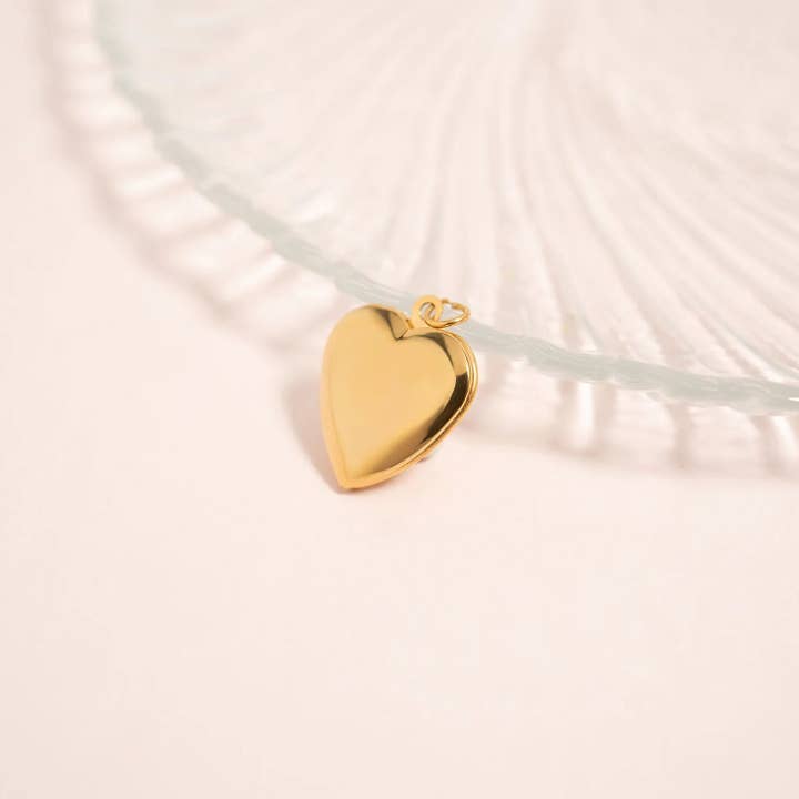 WJW - Wholesale Locket necklace - 18K Gold PVD Stainless Steel Heart Locket / PDL023913