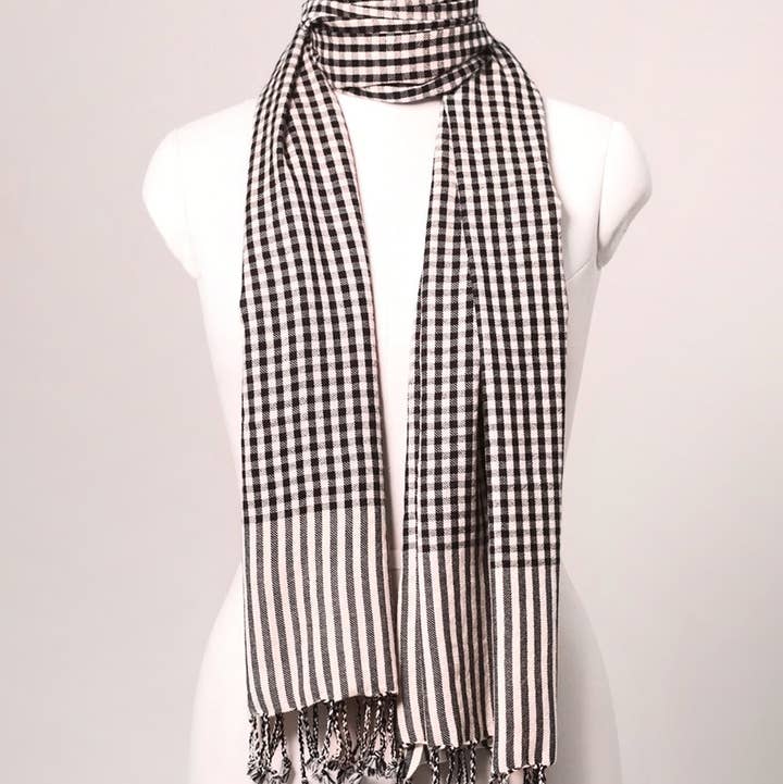 SVEZElife - Wholesale Scarf - Women's - Classic Gingham Woven Wool Scarf with Tassels - Black White | SVEŽElife0