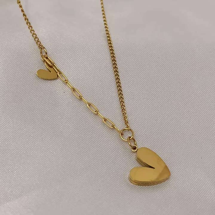Collier double cœur nacre en acier inoxydable plaqué or 18K pour la vente par Minimalistajoyeria