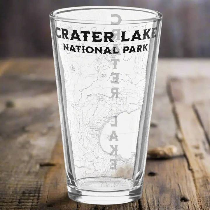 Verre à bière topographique du parc national de Crater Lake Carte topo USGS PCT pour la vente par Park Service Apparel