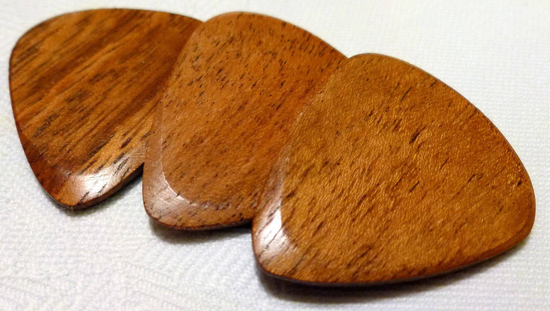 US Blues Artist Quality Guitar Picks - Wholesale Musical Instrument - ToneWood Acacia (Pack of 3 Picks)1