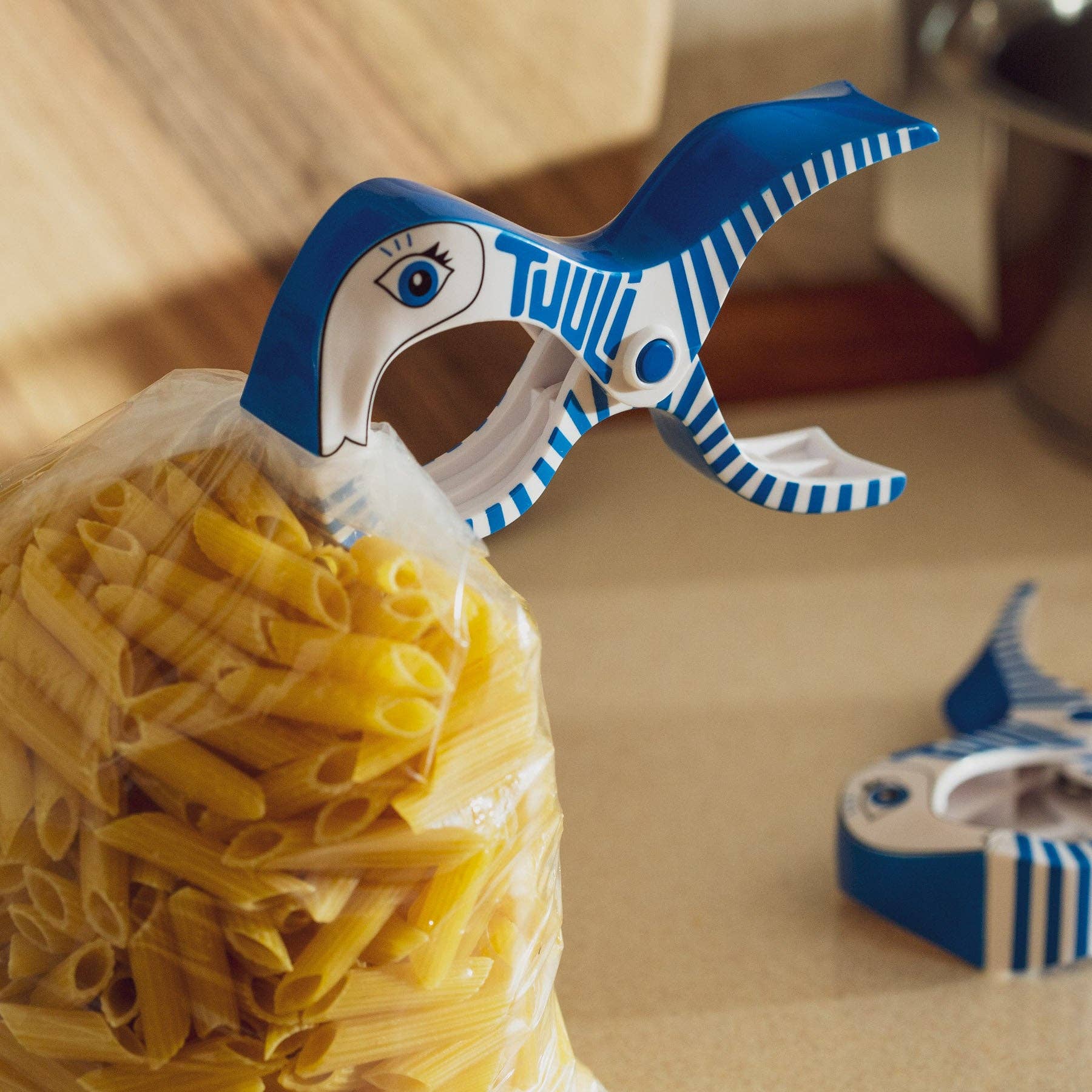 Tuuli GmbH - Wholesale Beach Accessories - Large Beach Clips Pegs for Beach Towel Clothes Sun Lounger7