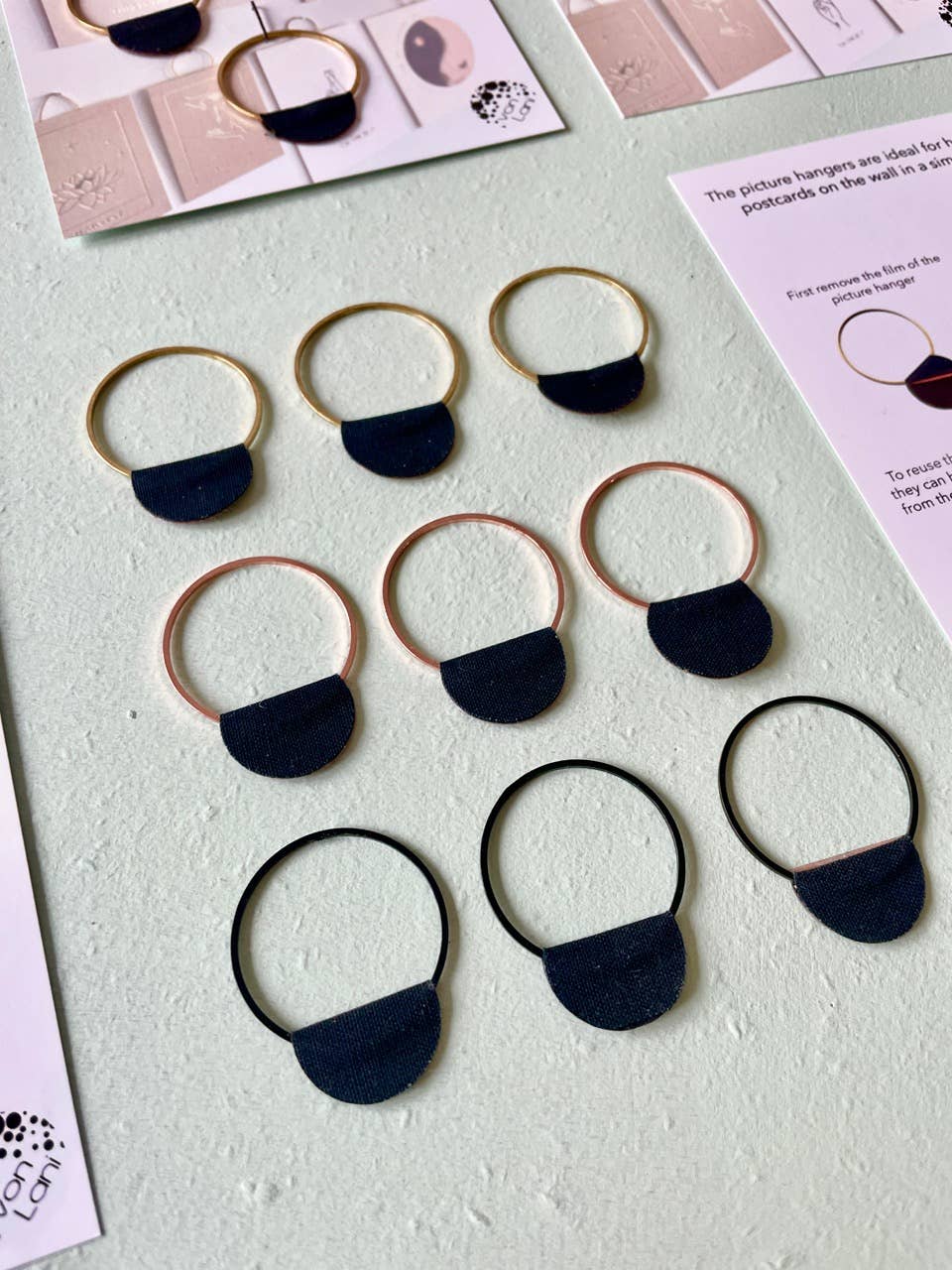 von Lani = Jewellry + Suncatchers - Wholesale Picture Frame - Picture Hangers Set of 3 🔵🔵🔵/frames/postcards 3