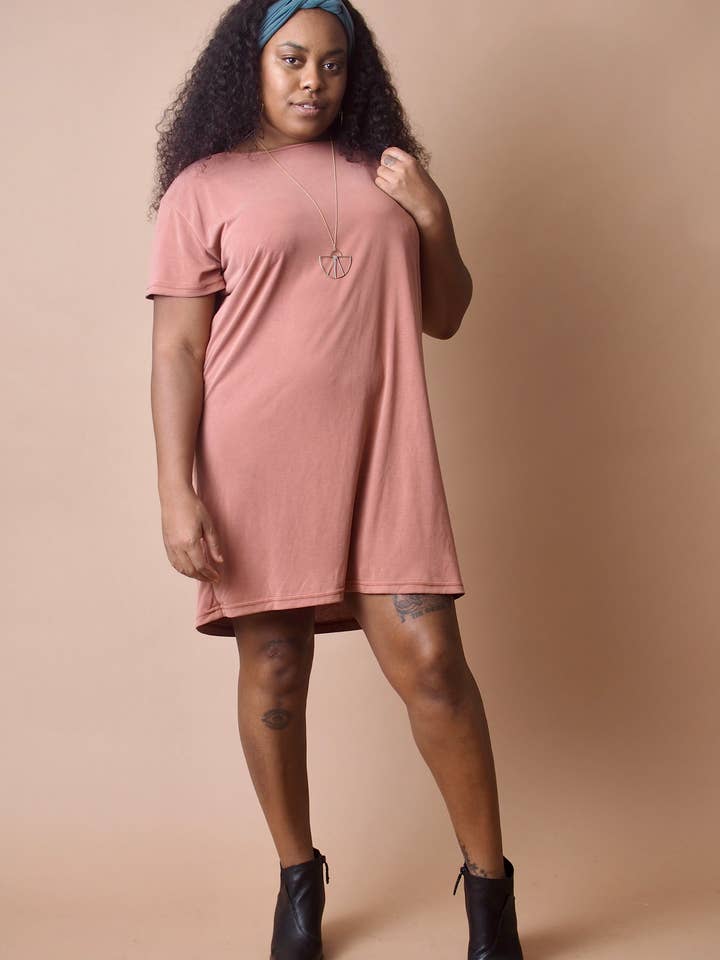 Vestido estilo camiseta Clay Sammy para venta al por mayor de Altar