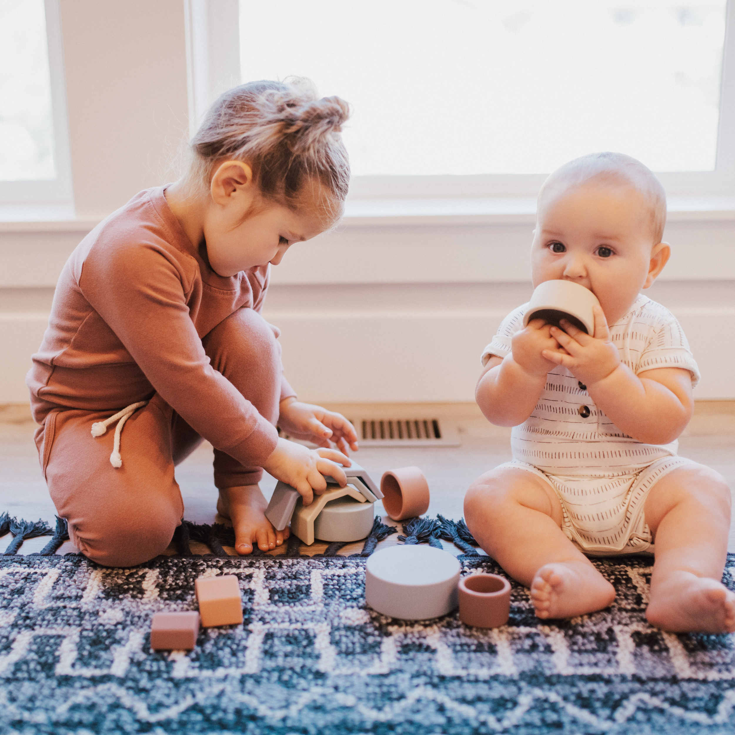 Babeehive Goods – wholesale Stacking rings game – Baby – Rainbow Stacking Cups10