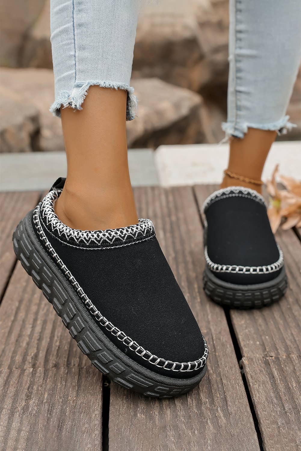 Aapparella - Wholesale Slippers - Women's -  Contrast Stitch Detail Suede PU Plush Slippers | US7-108