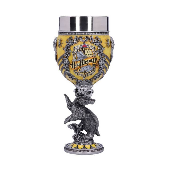 Copa esculpida con el escudo de la casa Hufflepuff de Harry Potter para venta al por mayor de Lionstar