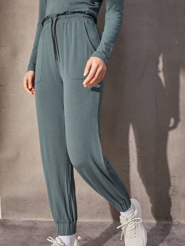 Titika Active – wholesale Athletic sweatpants/jogging bottoms – Women's – Warm Down Jogger10