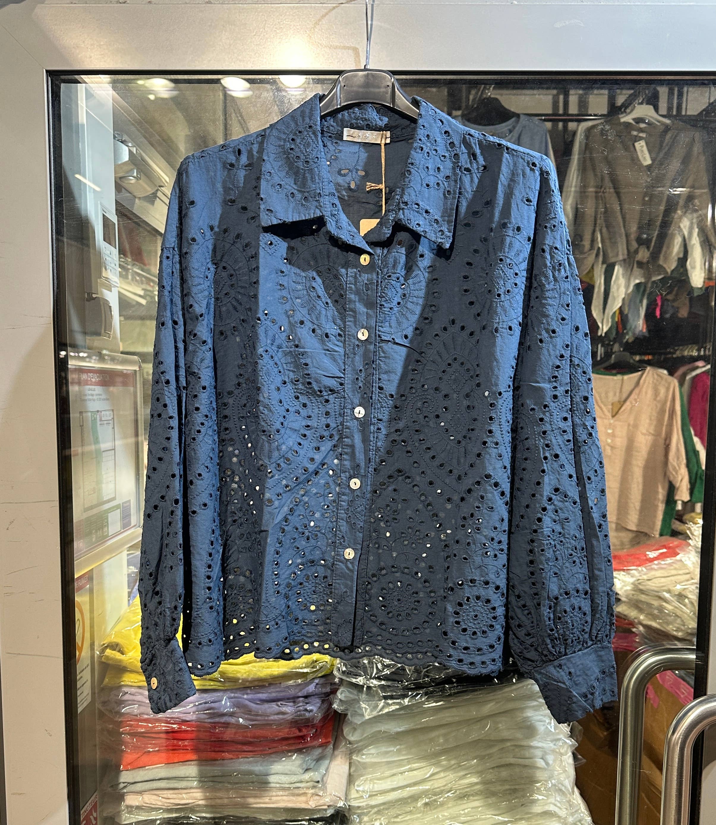 LÉA & LUC – wholesale Buttoned-down shirt – Women's – 100% Cotton Shirt REF. 2028826