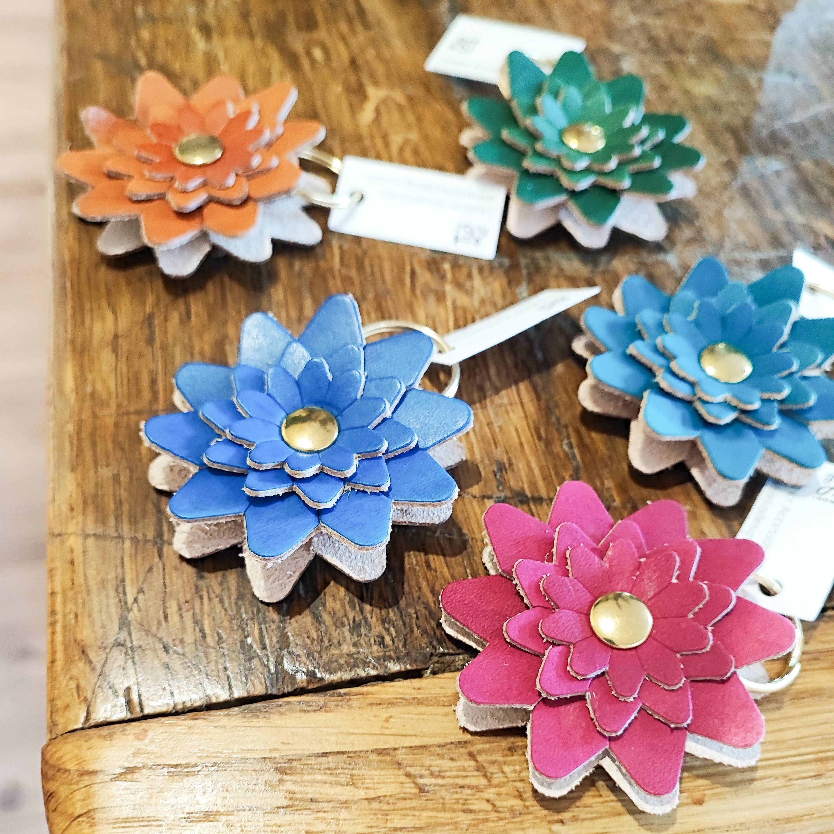 Tori Lo Designs – wholesale Keychain – Women's – Leather Flower Keyring2