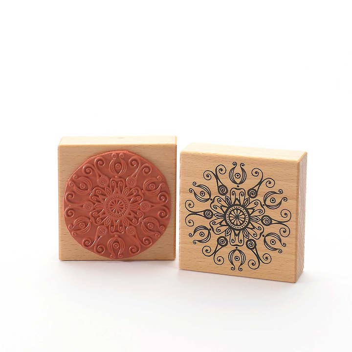 Timbre : Mandala florissante pour la vente par Heindesign