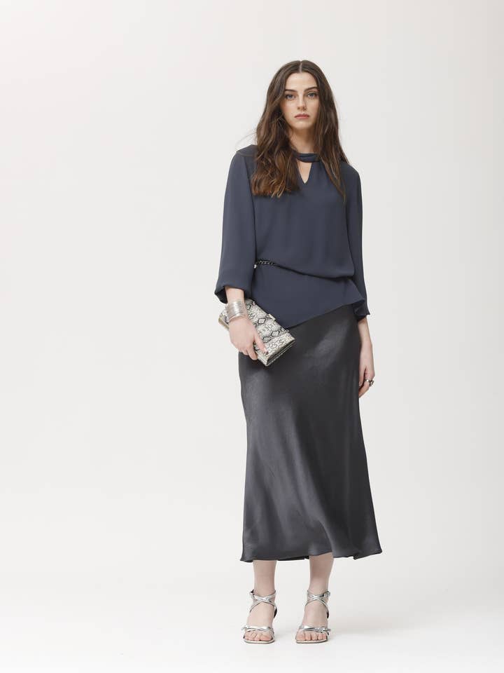 Diber9 Satinrock für den Großhandel von OKY