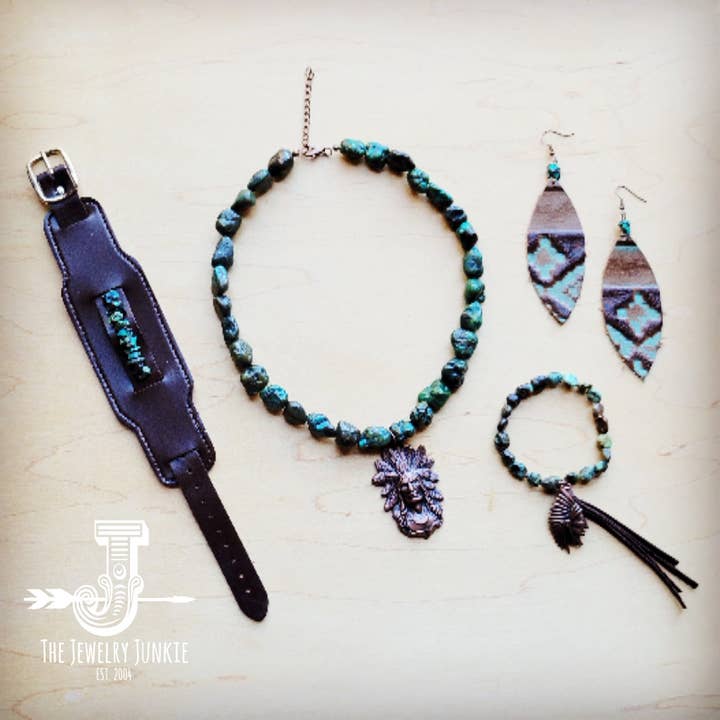 The Jewelry Junkie - Wholesale Beaded Bracelet - Natural Turquoise Stretch Bracelet w/ Indian Charm 809u