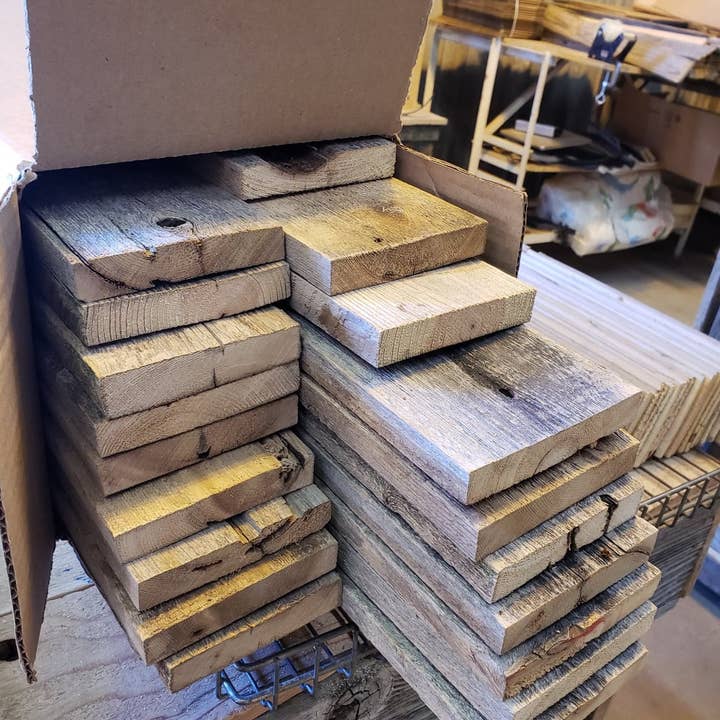 Rockin'Wood - Wholesale Craft Supplies - Rustic Weathered Reclaimed Wood Planks For DIY Crafts0
