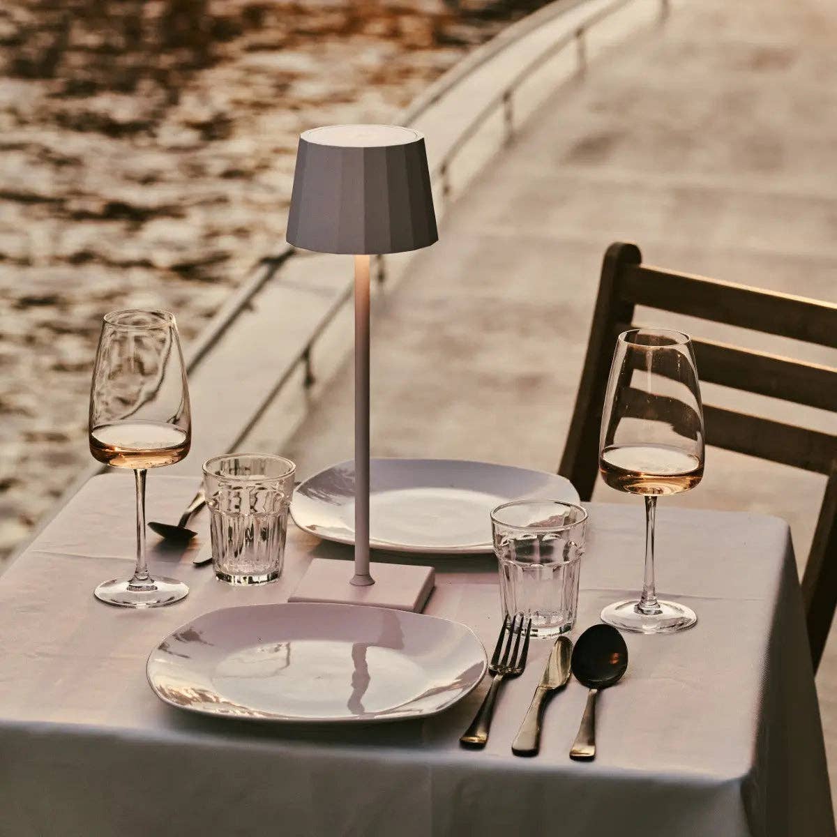 Tavellio – Candeeiro de secretária/decorativo por atacado – Candeeiro de Mesa Recarregável William Branco | Sem Fios, Regulável & 120 Horas de Autonomia2