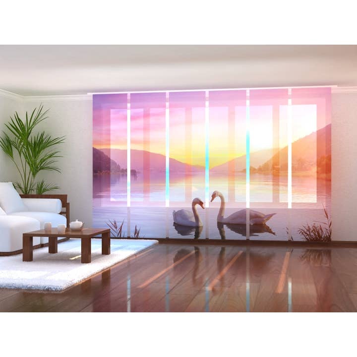 Set mit 6 Swan Paneelzelten auf dem See im Morgengrauen für den Großhandel von IlyDecor