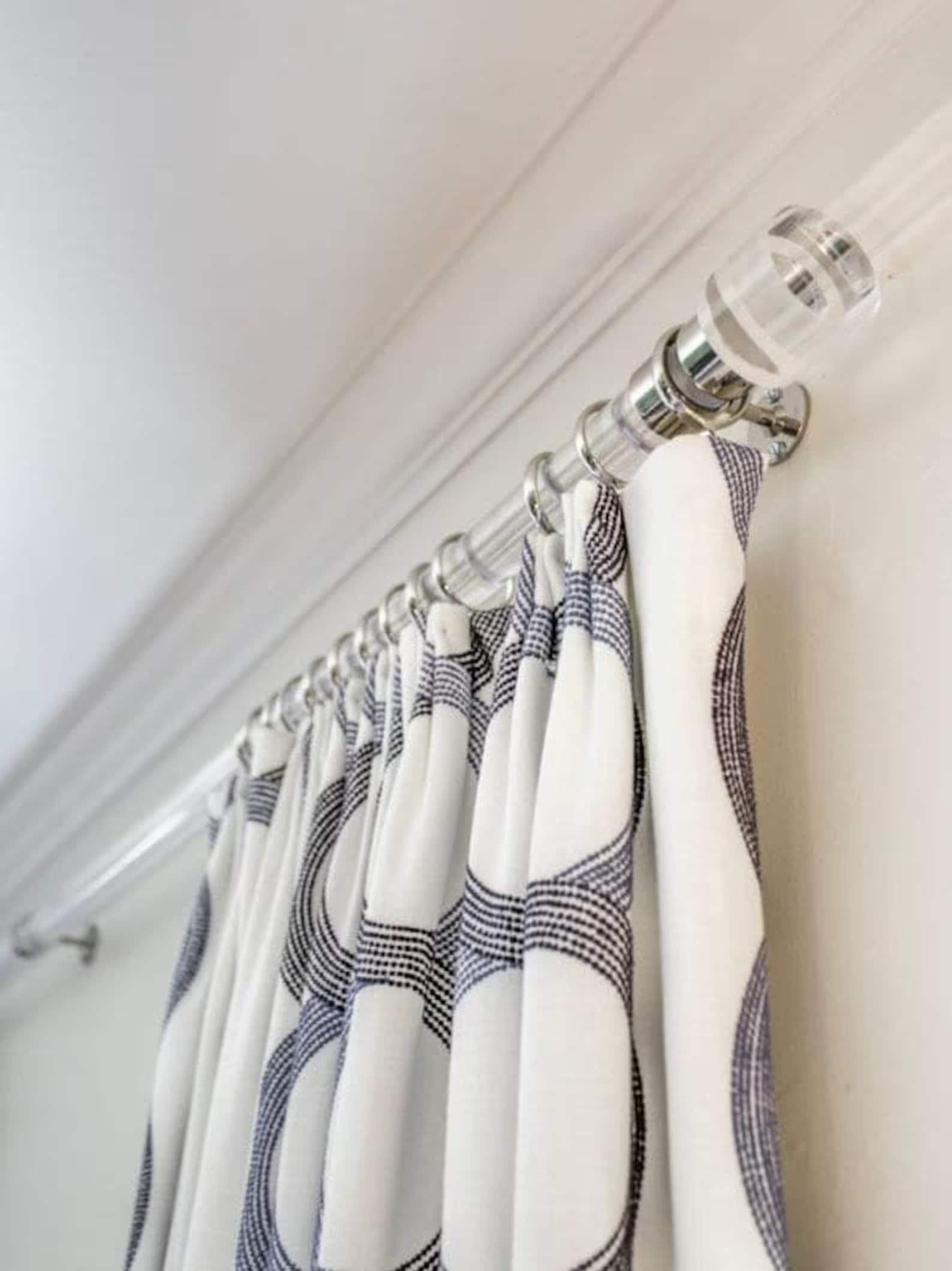 LuxHoldups - Vente Tringles à rideaux - Tringle à rideaux en Lucite Luxholdups avec quincaillerie en laiton7