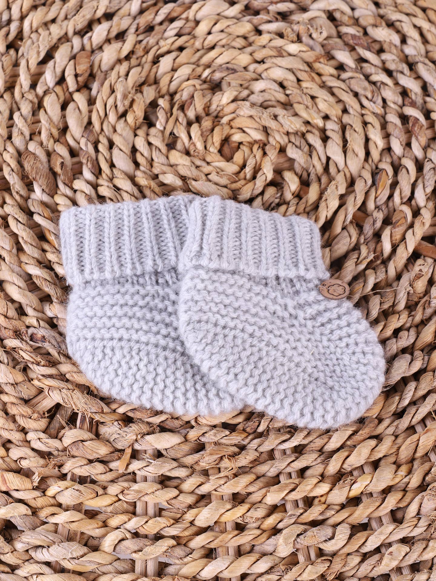Wedoble: sustainable children's fashion - Wholesale Socks - Baby - Botas knitted in wool | LOVE IN WINTER DAYS8