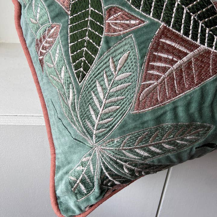 House of Roya Ltd - Wholesale Sierkussensloop - Botanische Pracht Fluwelen Kussenhoes3