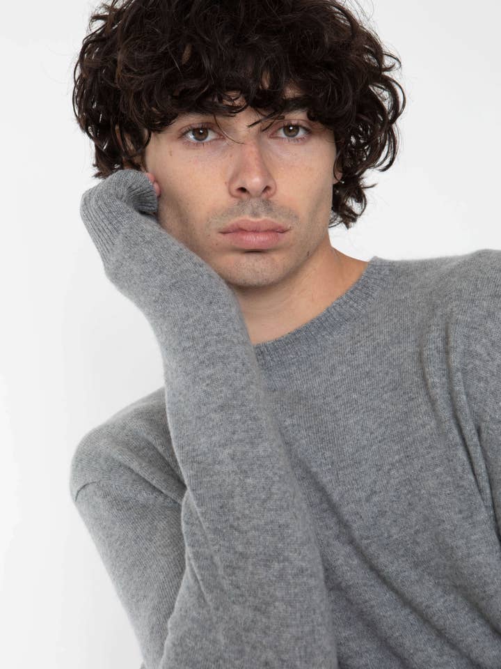 Pull à col rond Smoke pour la vente par BORN2KREATE