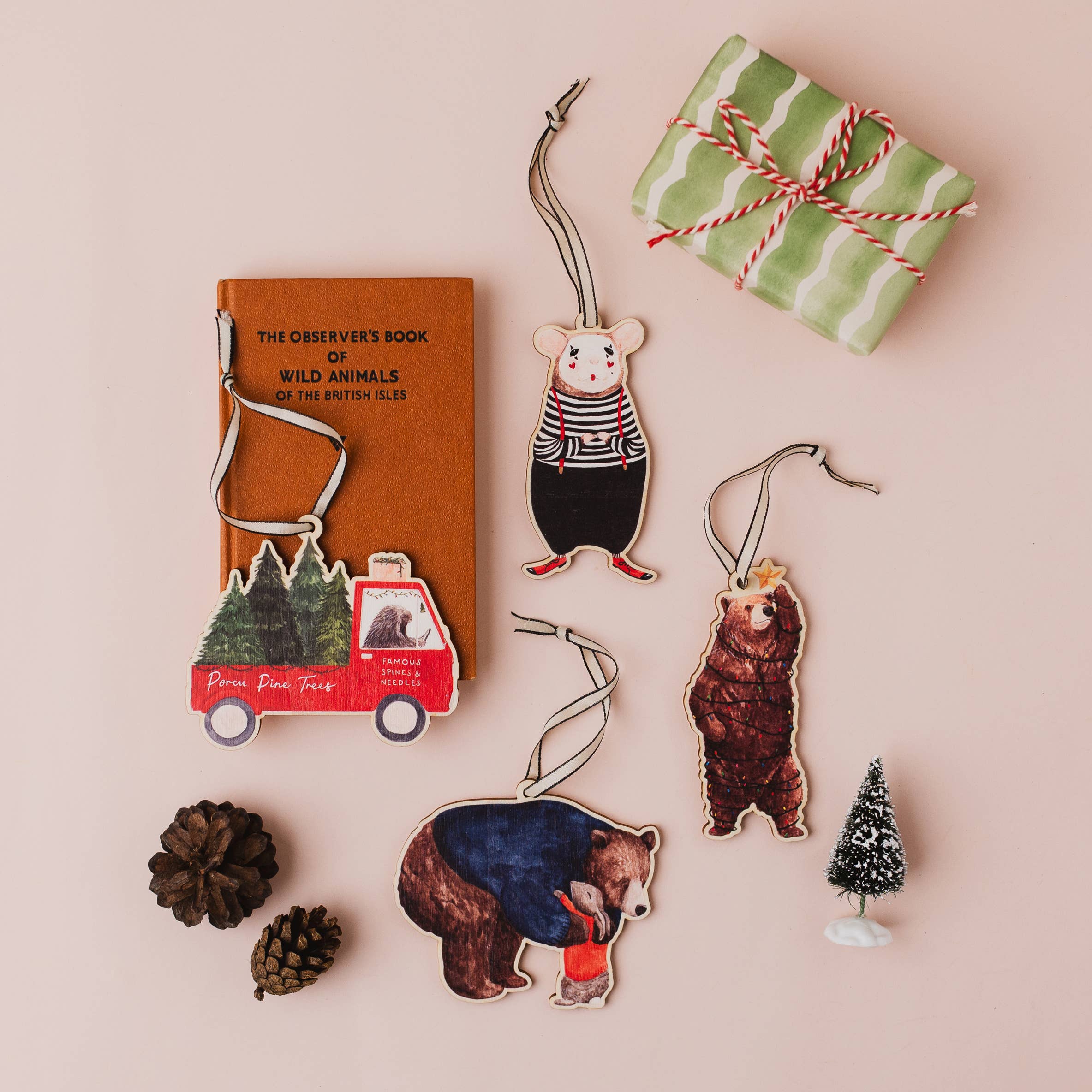 Mister Peebles – wholesale Ornament – Mouse Mime Wooden Decoration 2