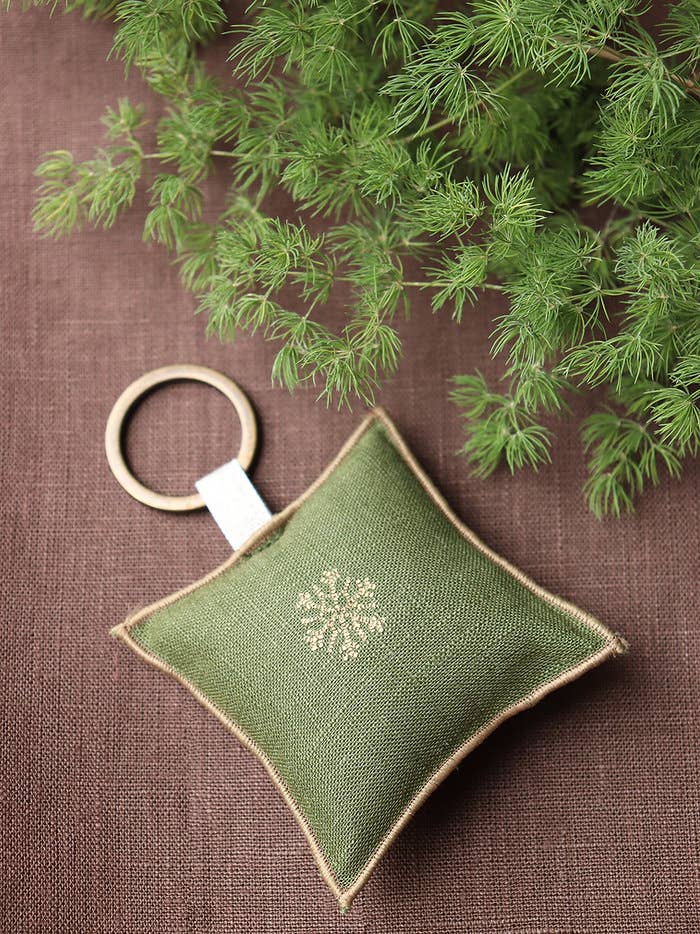 Giardino Segreto - Wholesale Keychain - Unisex - CUSTOMIZABLE linen keychain15