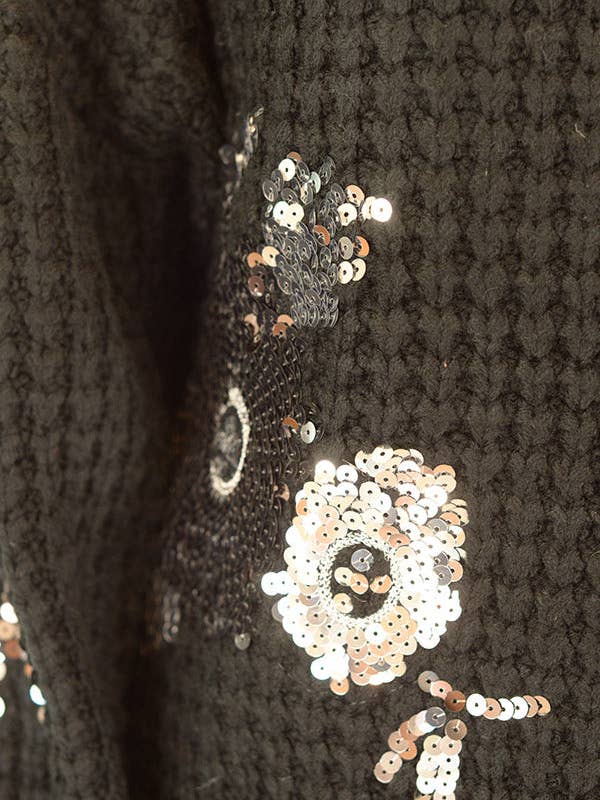 Ambiente - Wholesale Knit Sweater - Women's - V-NECK TEXTURED SWEATER WITH SEQUIN APPLIQUES - W2309JO279181