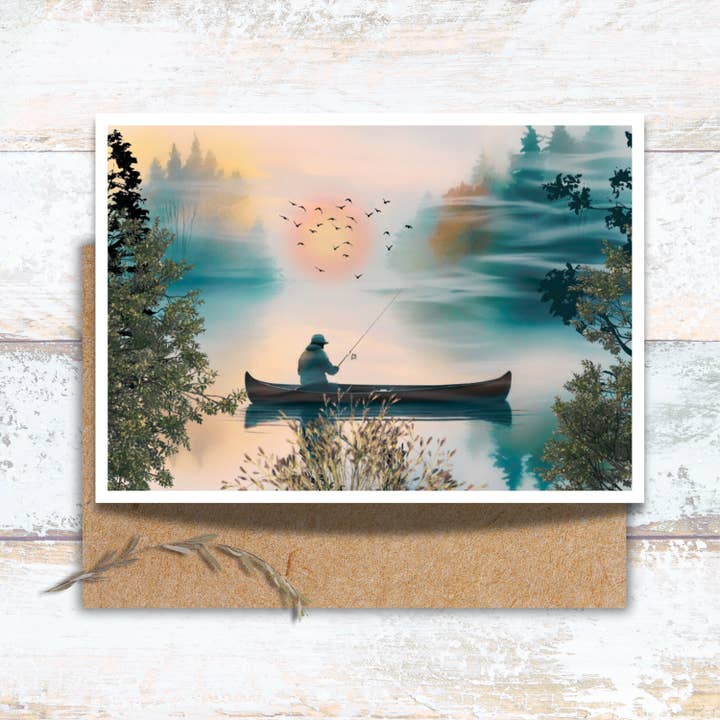 Designs by Michaela - Venta al por mayor Tarjetas de felicitación - Tarjeta de acuarela de pescador navegando en un lago de bosque brumoso