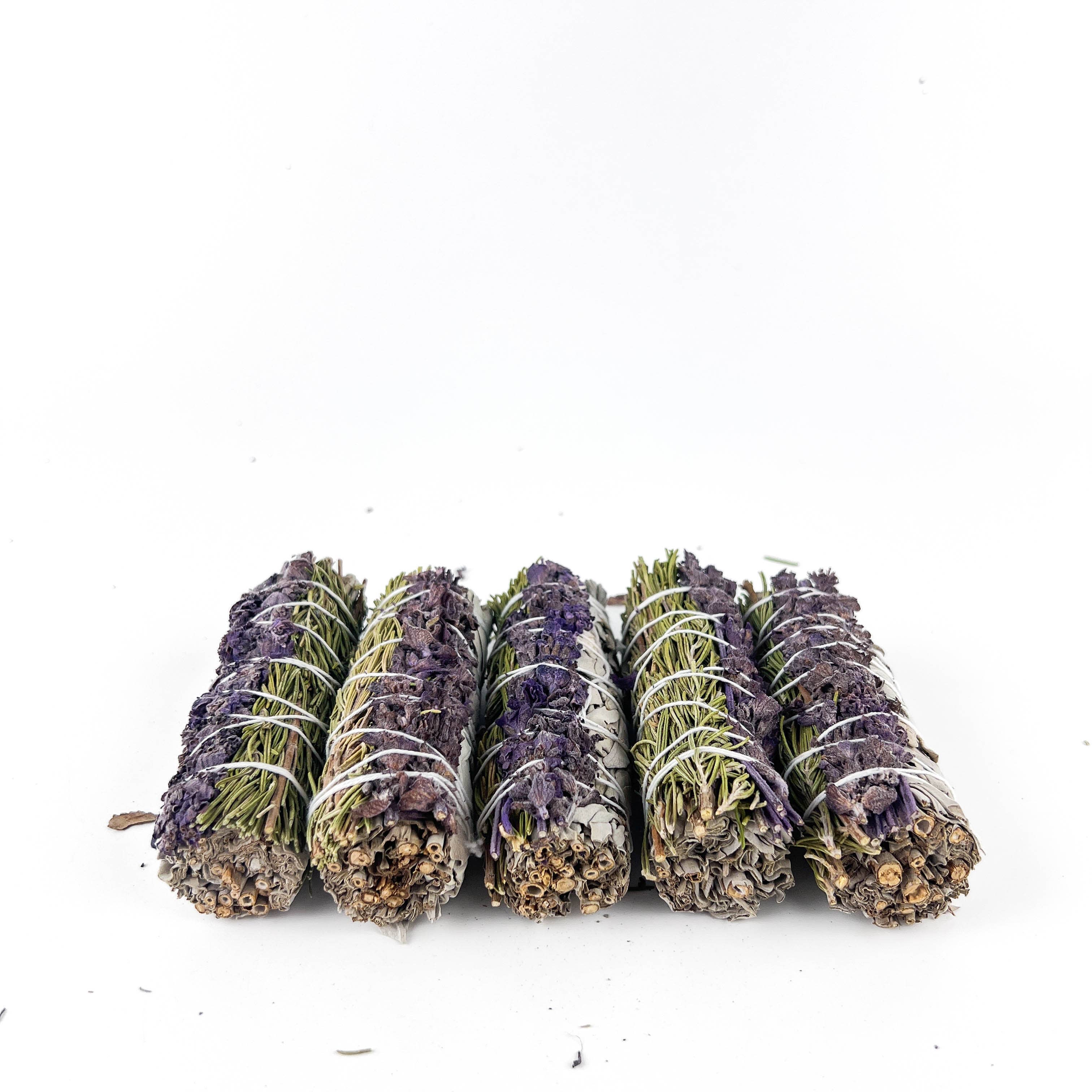 GREENROOTS USA LLC – Großhandel Räucherbündel – 7 Kräfte (Weißer Salbei mit 7 Kräutermischung) Räucherbündel 4"5