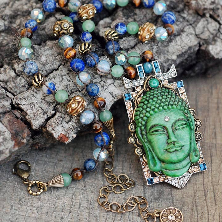 Collier Bouddha en Verre Vintage Tranquility N1346 pour la vente par Sweet Romance Jewelry