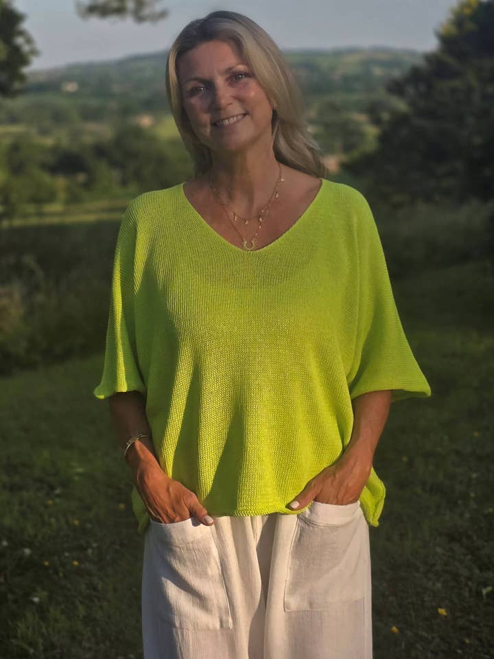 Cadenza Italy Ltd - Wholesale Knit Top - Women's - Cotton Blend V Neck Tunic Top16