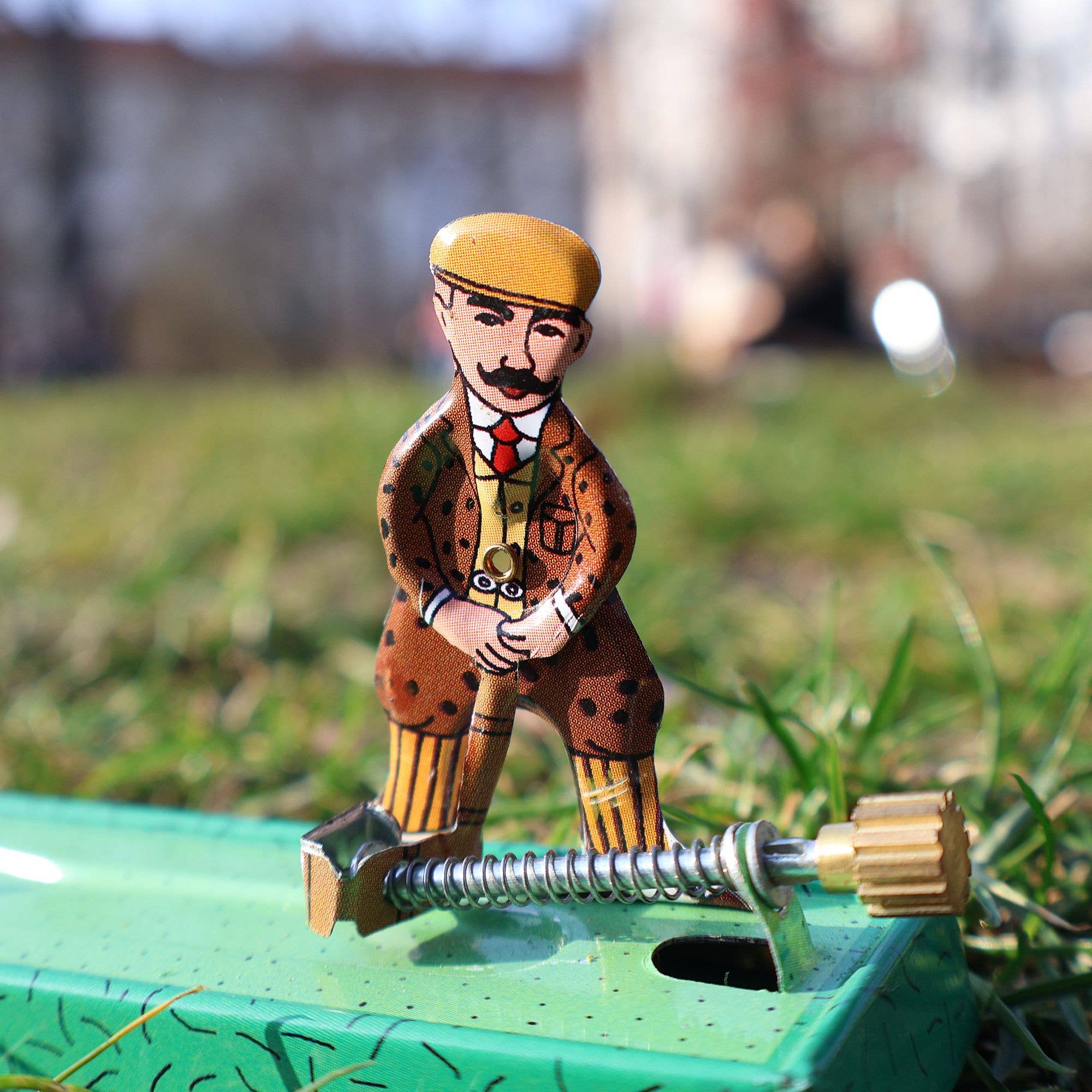 Tribal Trade GmbH - Wholesale Decorative Figurine - Tin Toy Golf Lawn Game Golfer Tin Golfer5