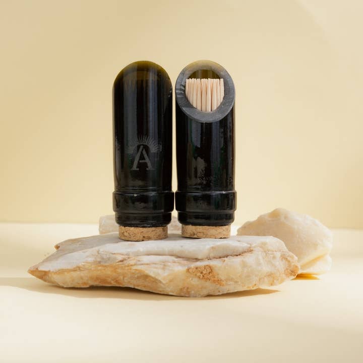 Amarzo - Wholesale Decorative Tabletop Object - Eco toothpick holder: elegance in recycled glass0