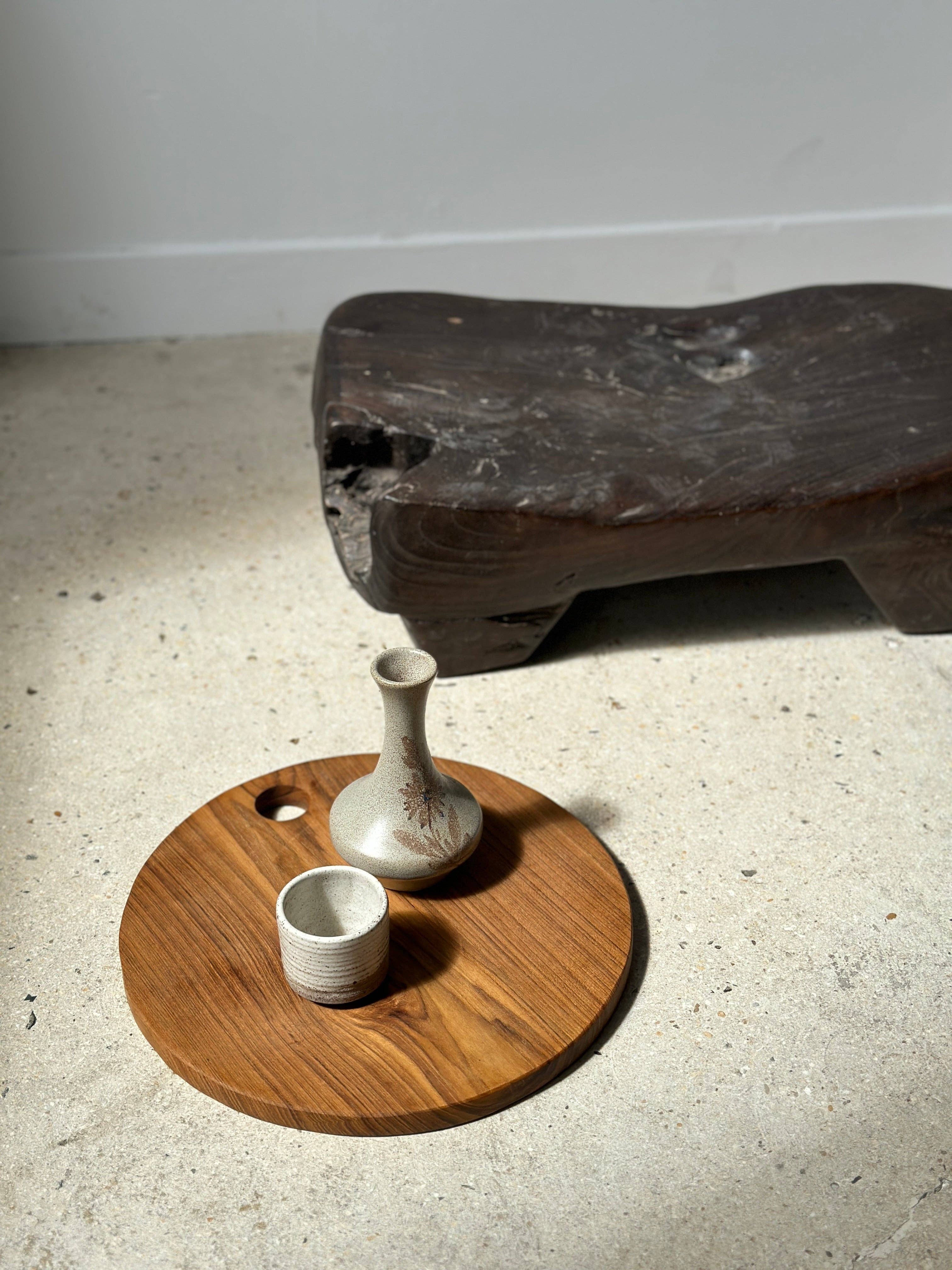 Office Objets – wholesale Skärbräda – Rund skärbräda i urholkad teak D:3076