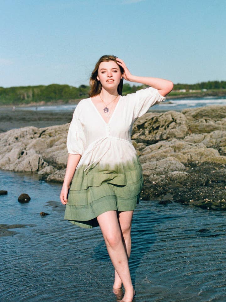 Abito da poeta per la vendita all'ingrosso da parte di Bailey Renée