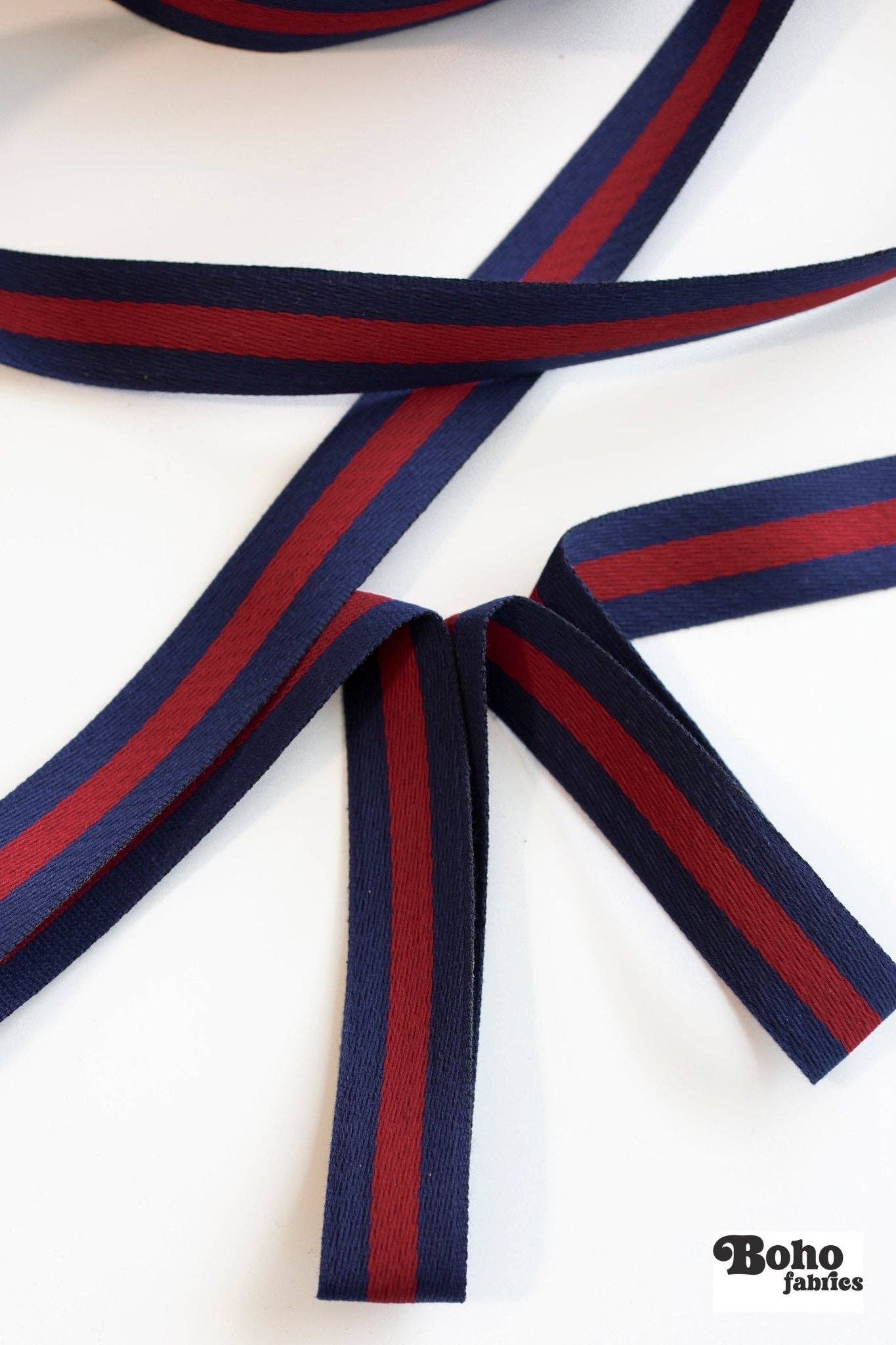 Boho Fabrics – wholesale Band – Rulle på 36 yards - Ränder i marinblått och rött, 1 1/4" vintage jacquardvävt band, TRIM-0711