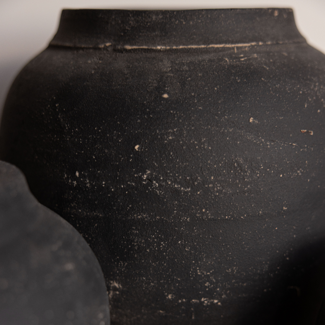 Luxe B Co - Wholesale Vase - Leon Black Wash Round Vase Small1