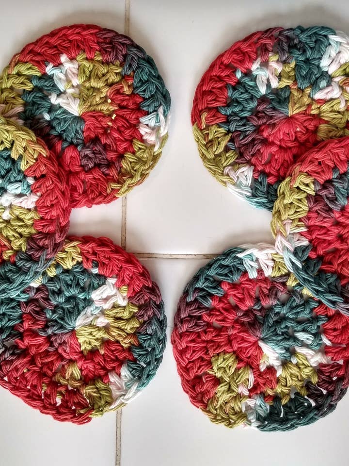 Lot de 6 sous-verres en crochet, ensemble de mugs et de tapis Cottagecore pour la vente par Cold Stream Crafts