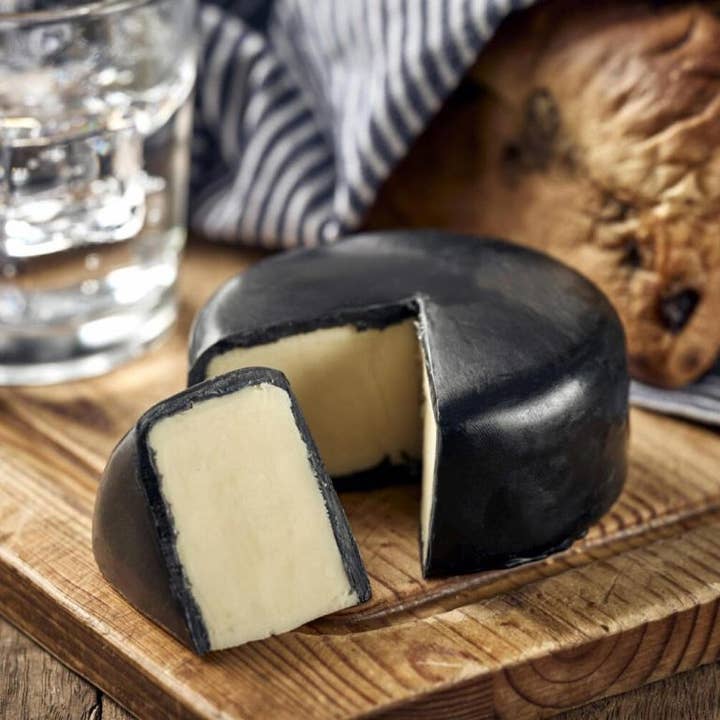 The Mouse House Cheese Company – wholesale Cheese – Just Jane Mature 200g Truckle1