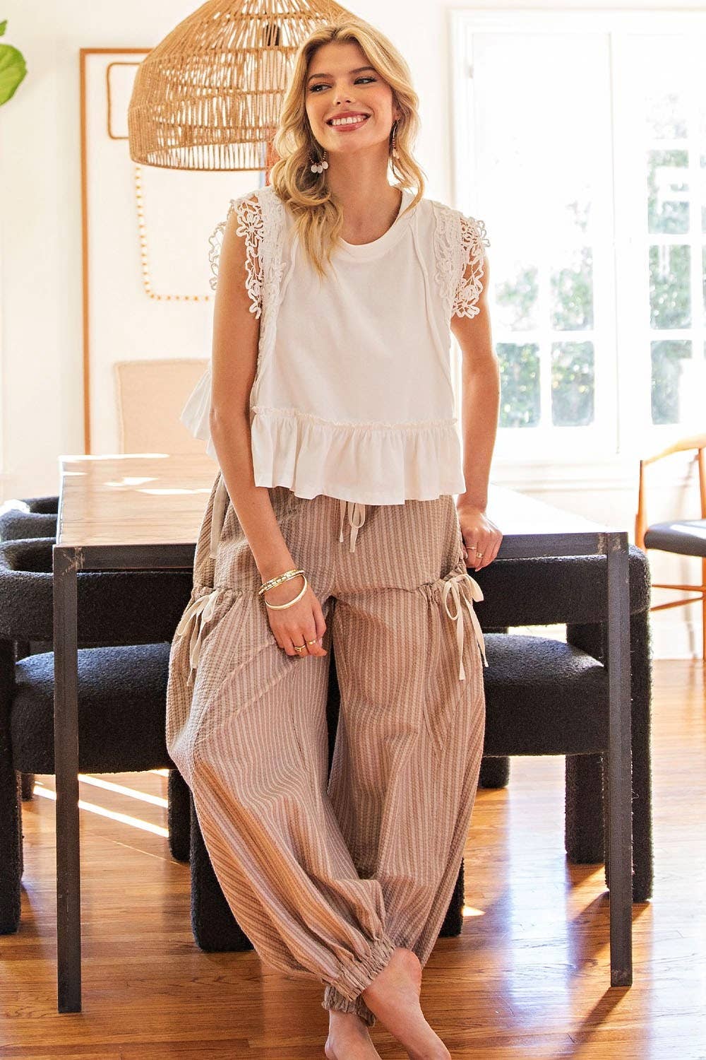 Peace Love Line - Wholesale Broek - Dames - Joggingbroek met gestreepte zijzakken en trekkoord5