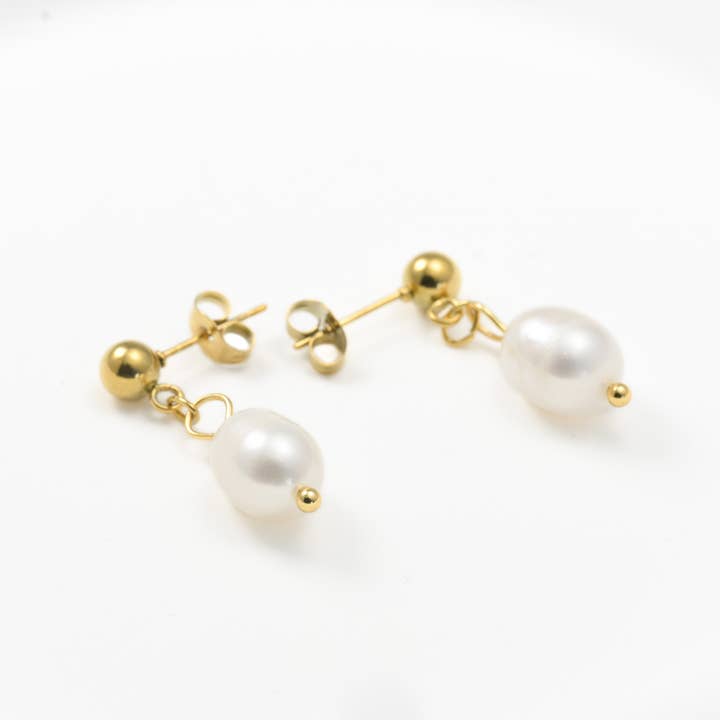 Blueyejewelry – wholesale Hoop earrings – Gold Pearl Earrings - 18k Gold Stainless Steel Pearl Hoops11