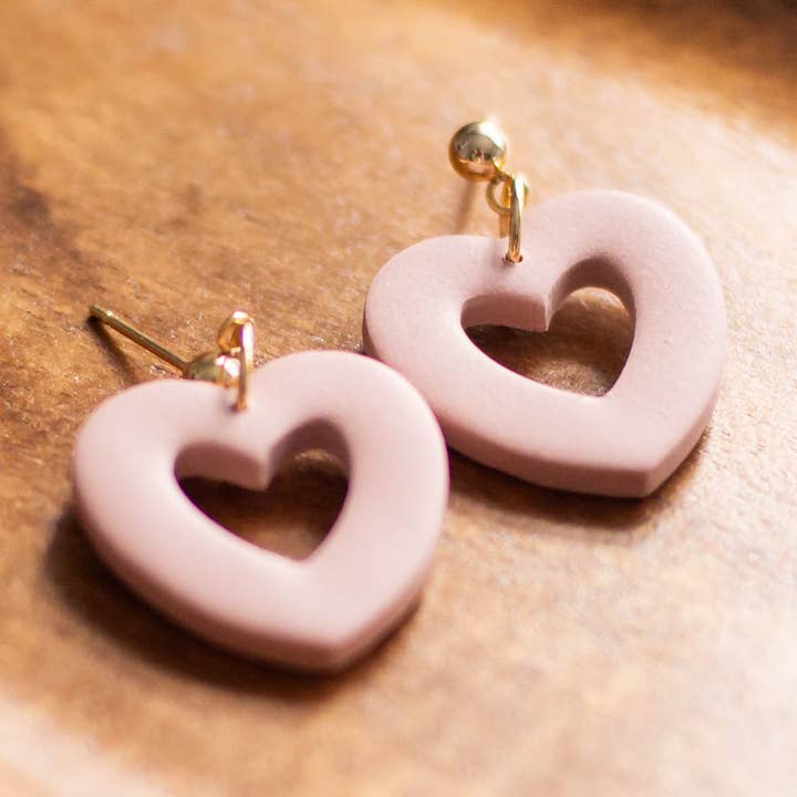 Clay Valentines hjärta örhängen för wholesale av Blushes and Neutrals