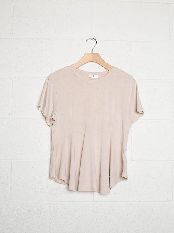 Osso T-shirt com Detalhe de Costura com Folho para venda a revendedores na Faire1