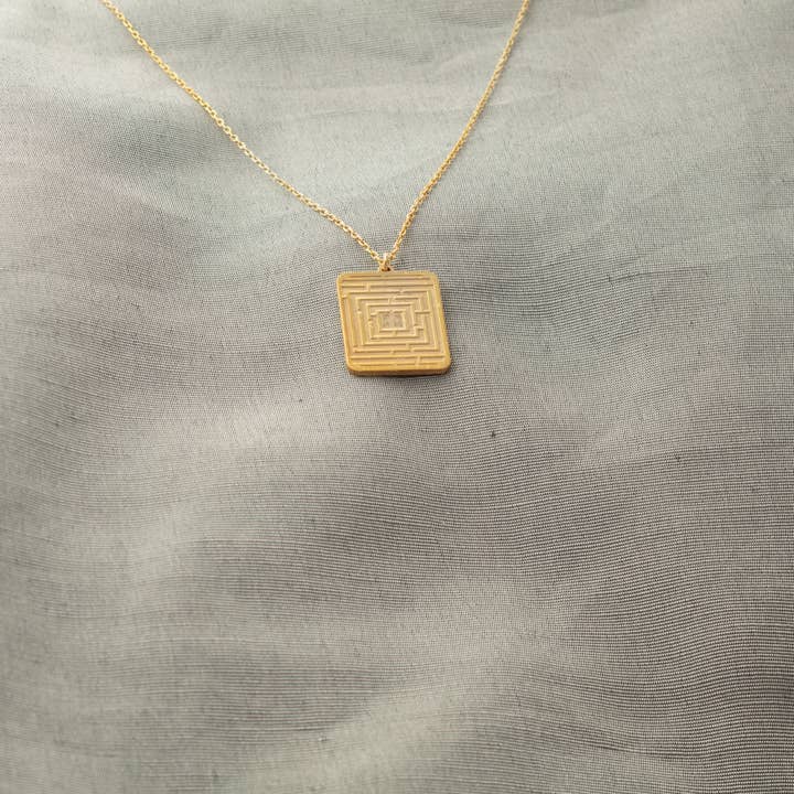 Collier à pendentif géométrique en argent sterling pour la vente par Br Minimal Jewelry