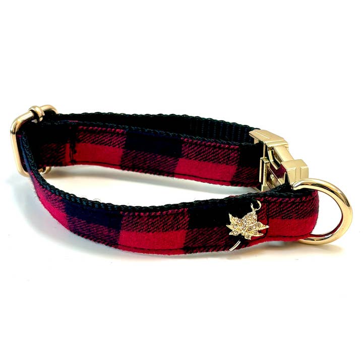 Canada collar for wholesale by Puccissimé Pet Couture